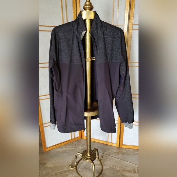 Bundle 5/$30 Adidas Super Nova Running zip up size XL - Picture 2 of 5